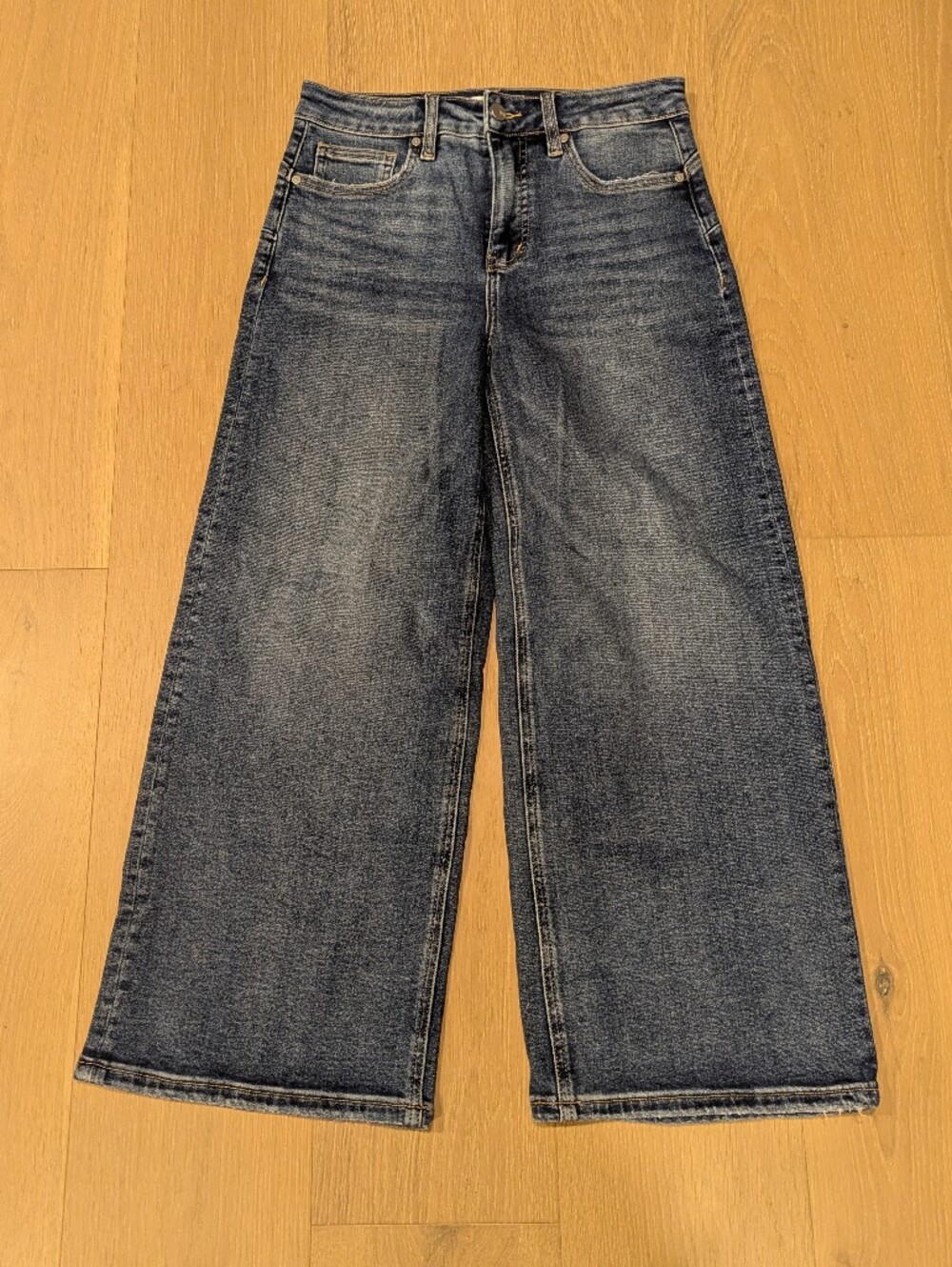 Classic Wide Leg Cropped Jeans